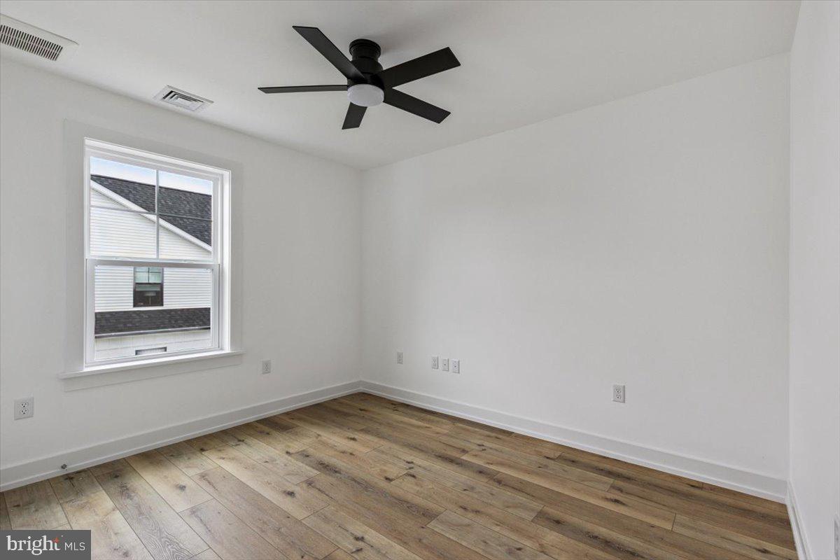 PLYMOUTH VALLEY - Residential