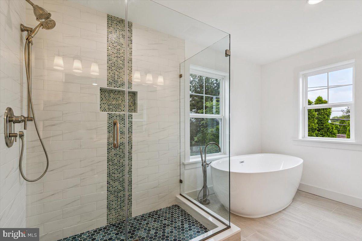 PLYMOUTH VALLEY - Residential