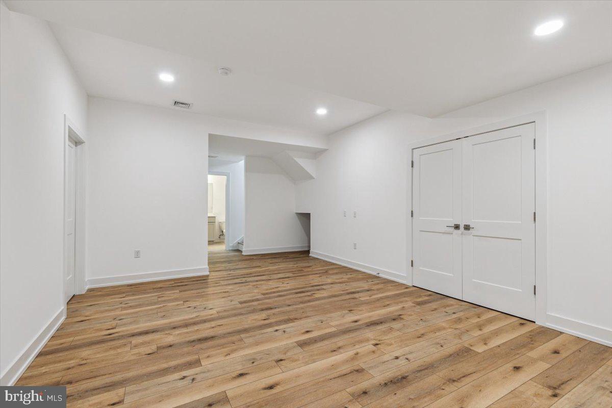 PLYMOUTH VALLEY - Residential