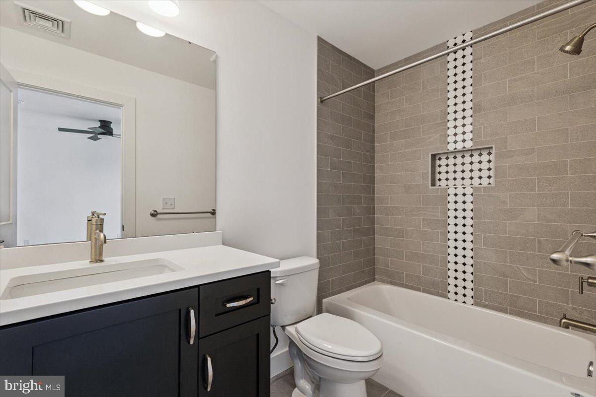 PLYMOUTH VALLEY - Residential