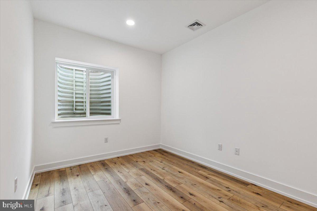 PLYMOUTH VALLEY - Residential