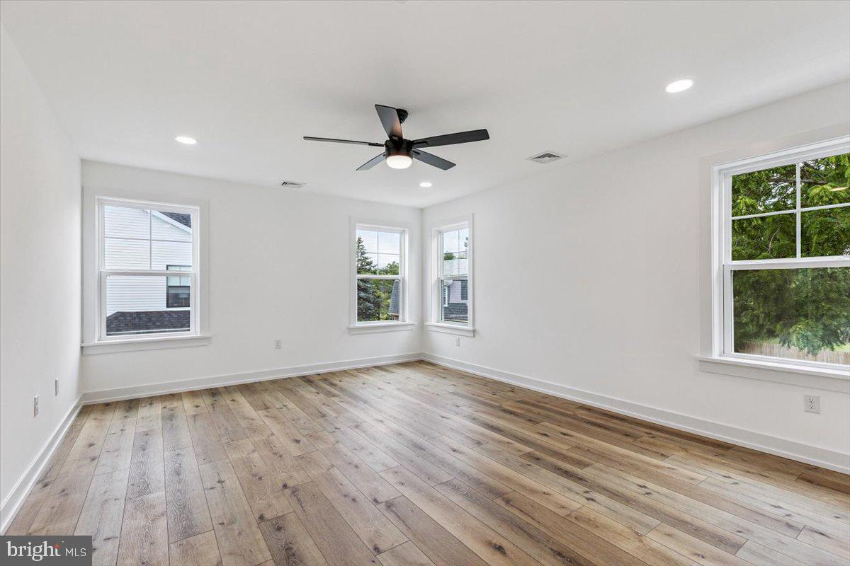 PLYMOUTH VALLEY - Residential