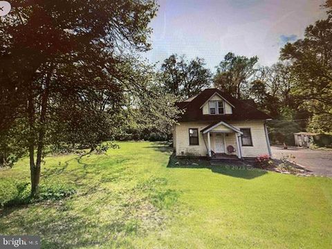 Homes For Sale - 220 Hartford Road<br/> MOUNT LAUREL, NJ 08054