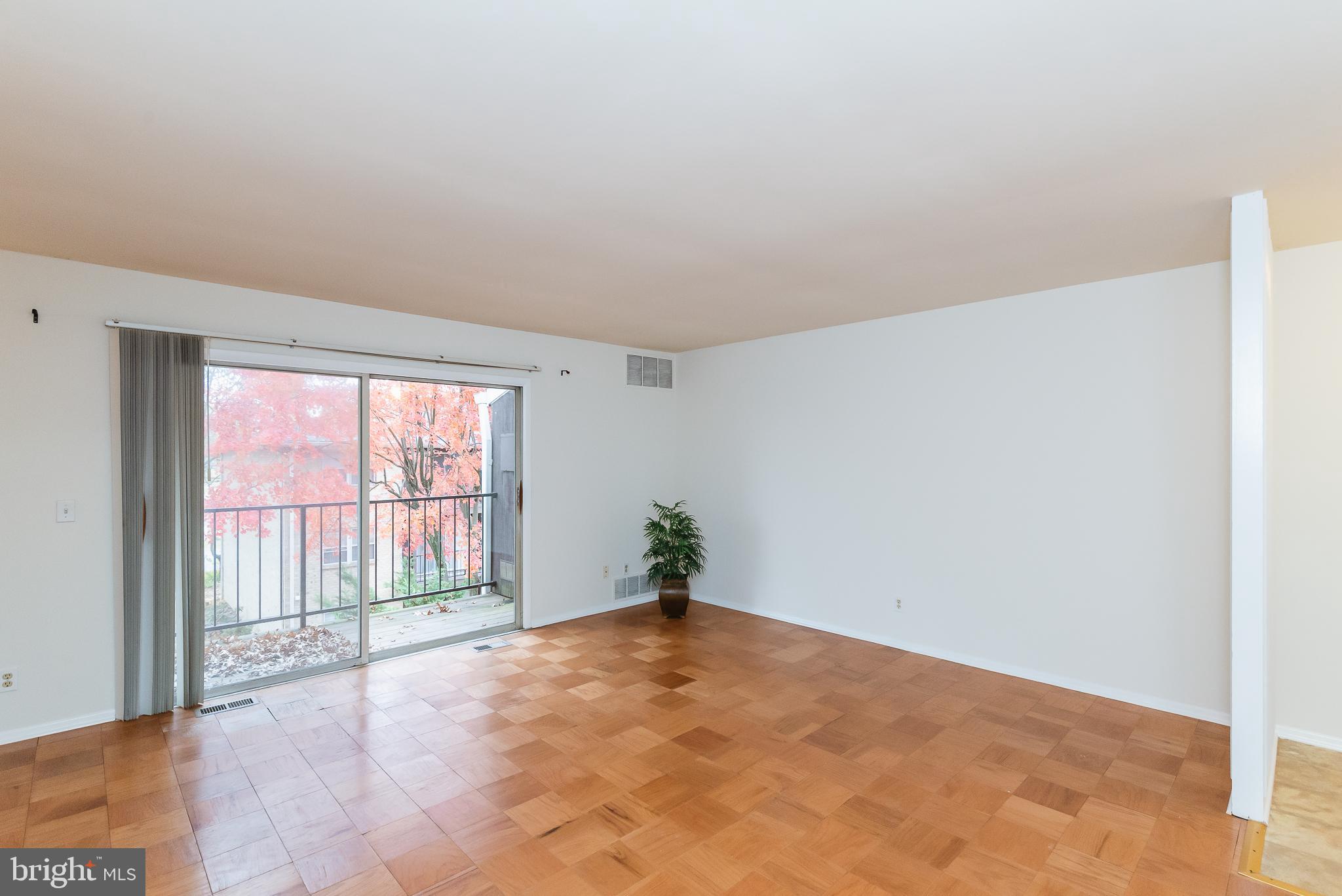 HICKORY HILLS - Residential