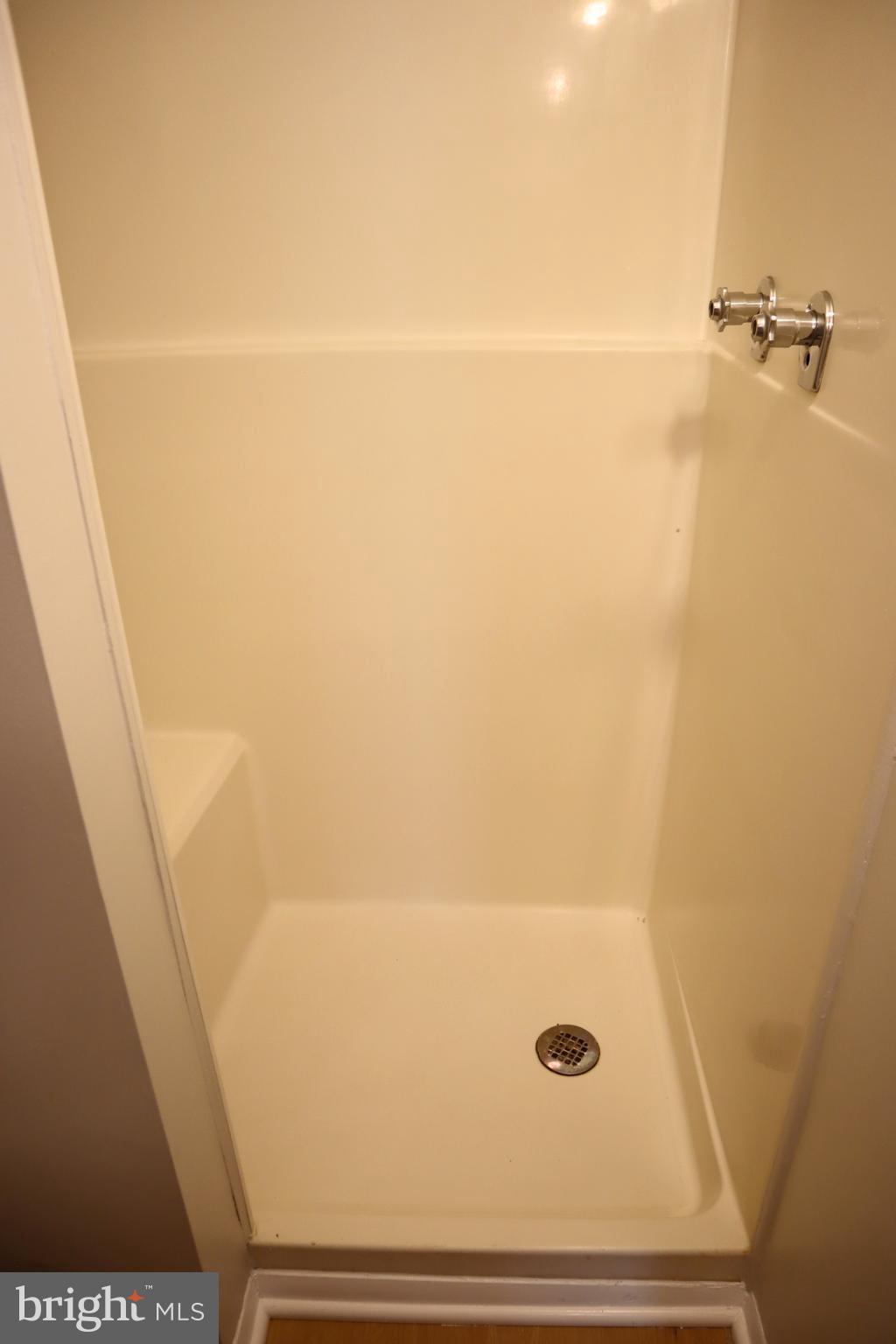 TWINBROOK - Residential Lease