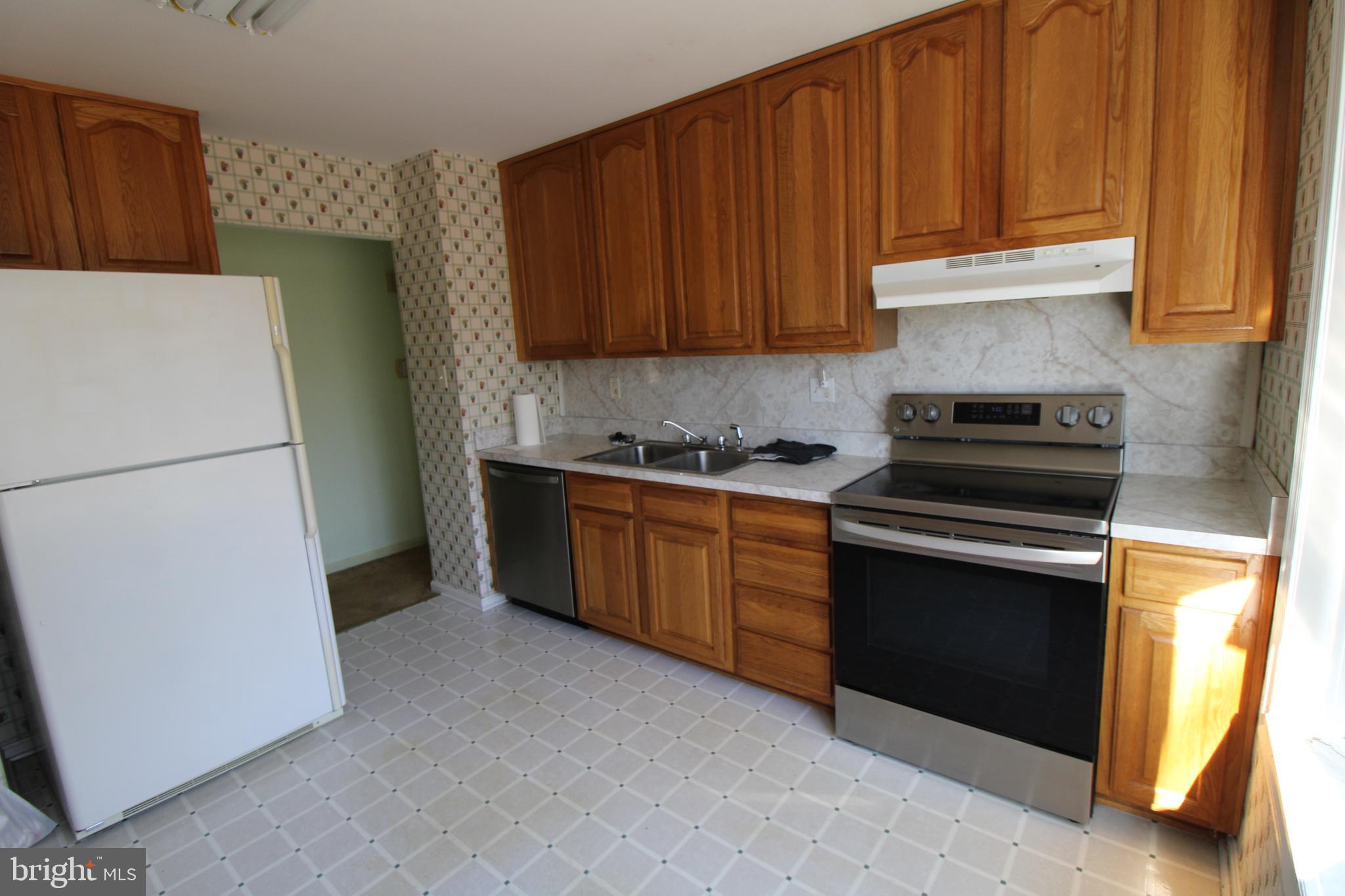 GOLDEN BEACH - Residential