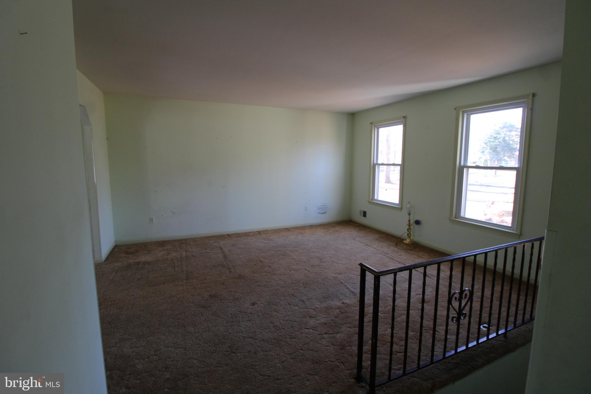 GOLDEN BEACH - Residential