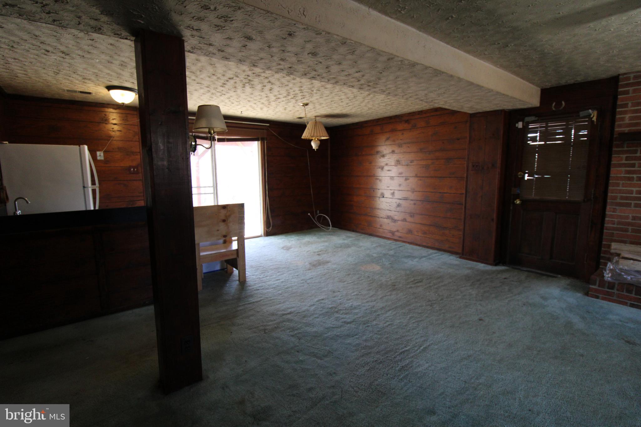 GOLDEN BEACH - Residential