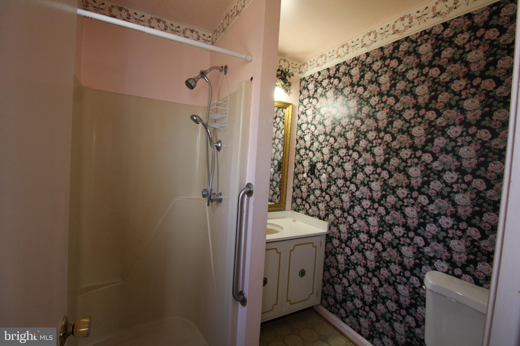 GOLDEN BEACH - Residential