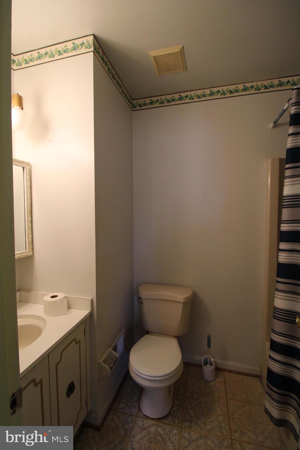 GOLDEN BEACH - Residential