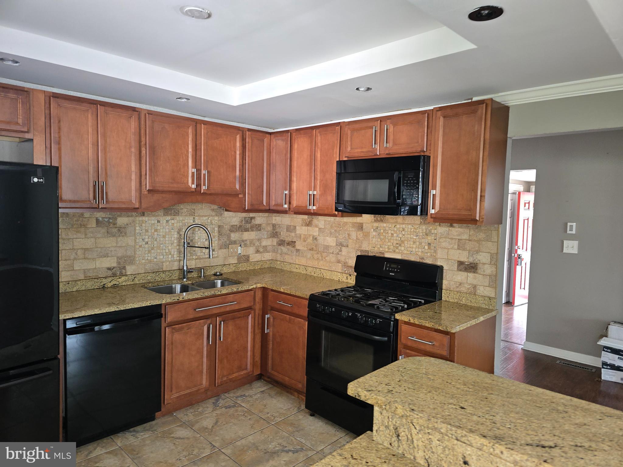 LAYDON PARK - Residential