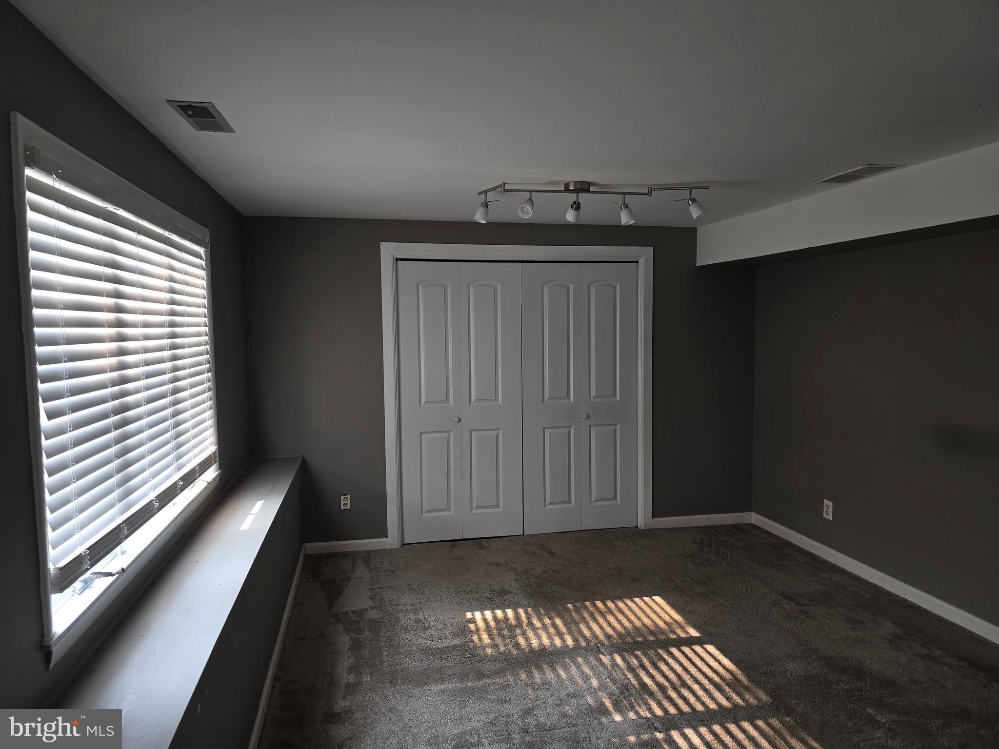 LAYDON PARK - Residential