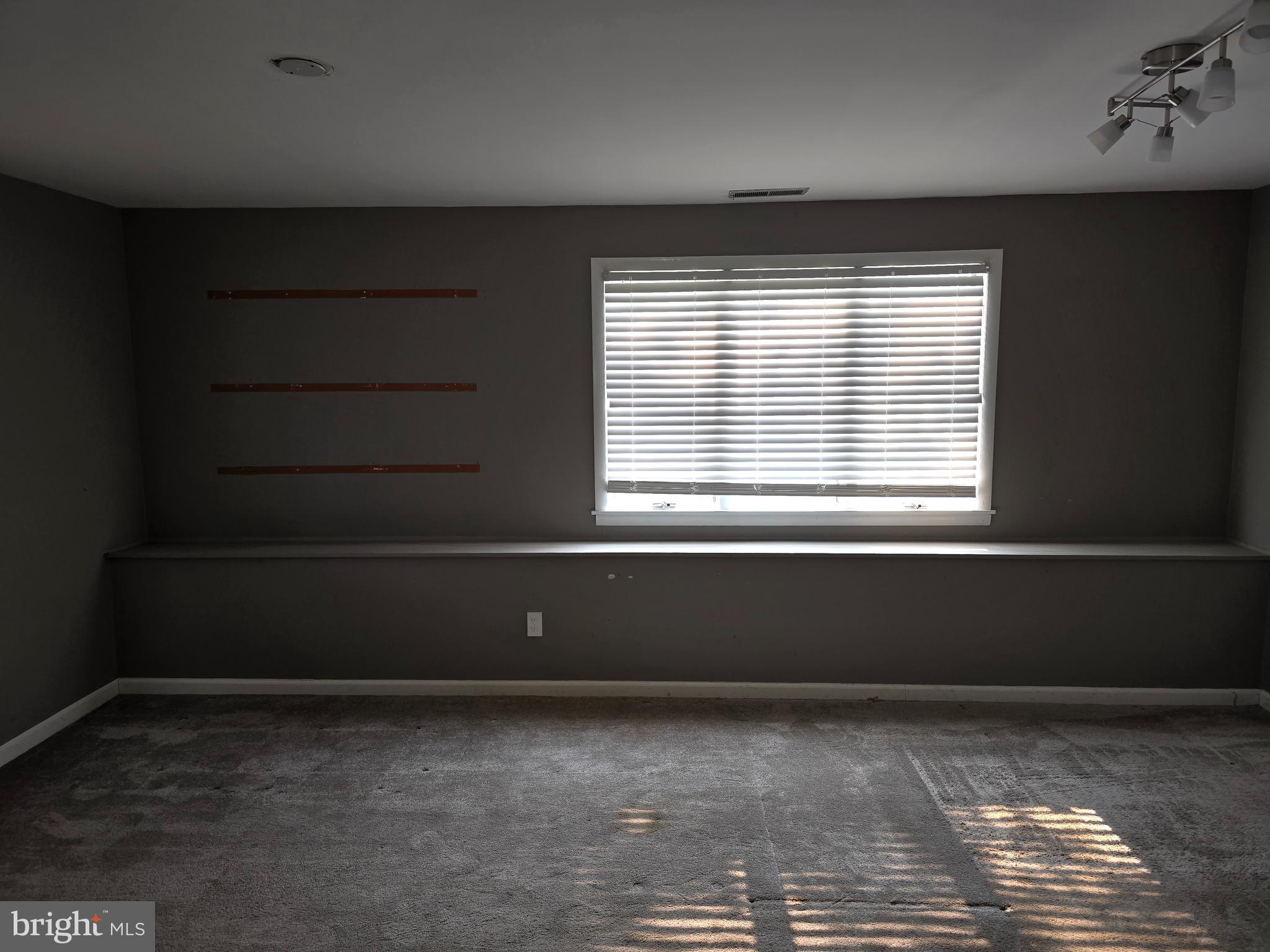 LAYDON PARK - Residential