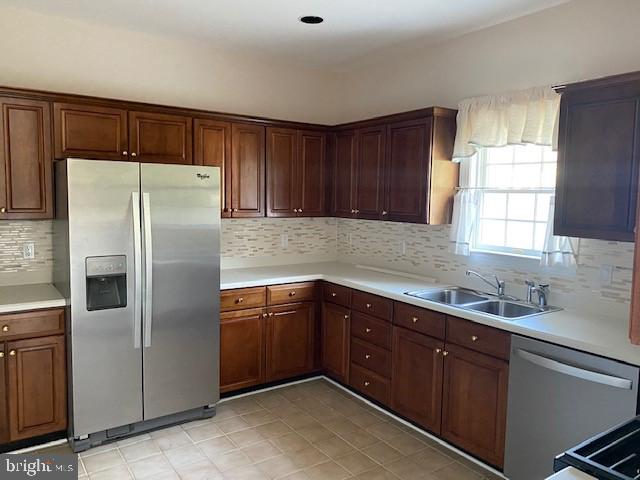 EASTON CLUB - Residential Lease