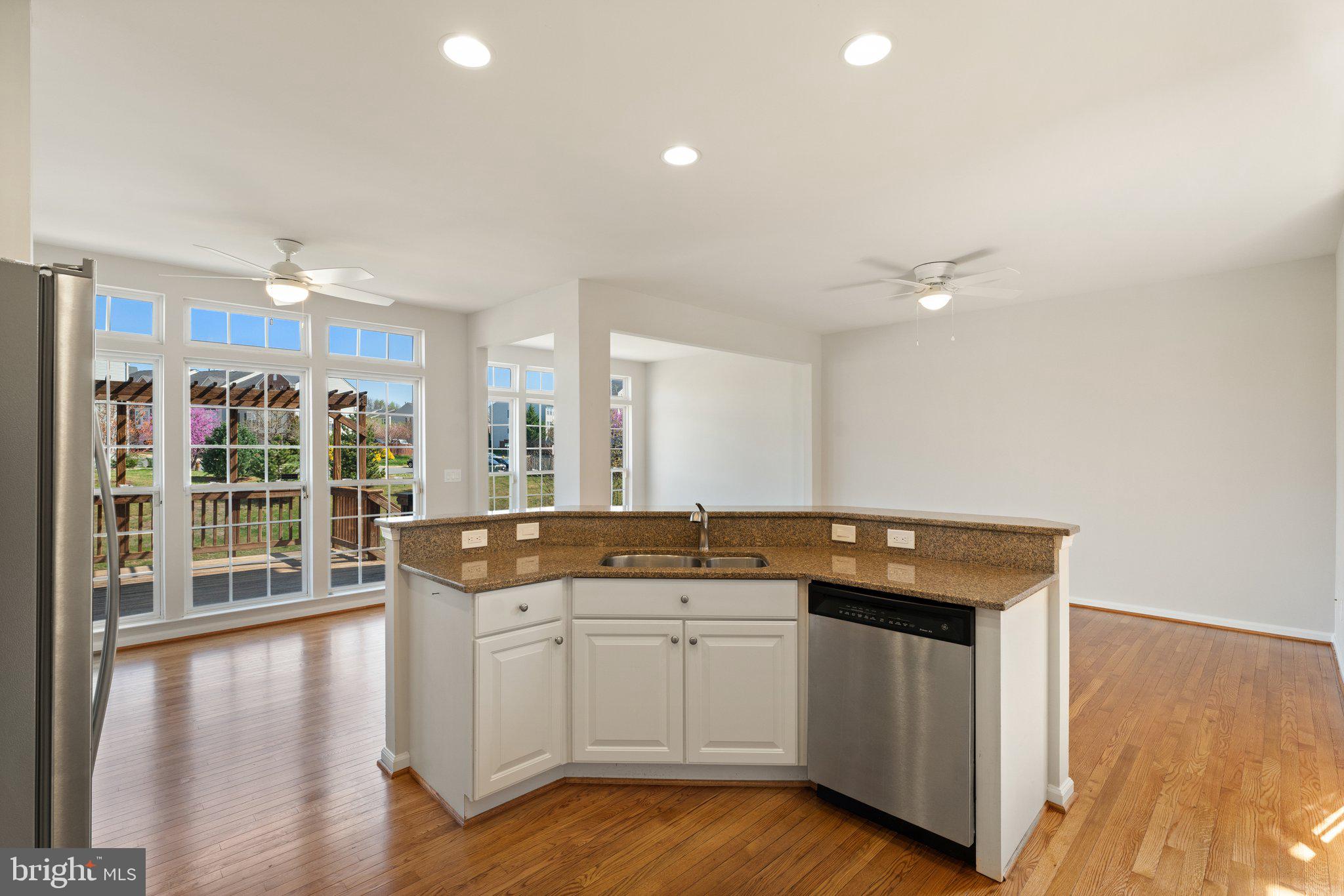 RIVERSIDE STATION - Residential