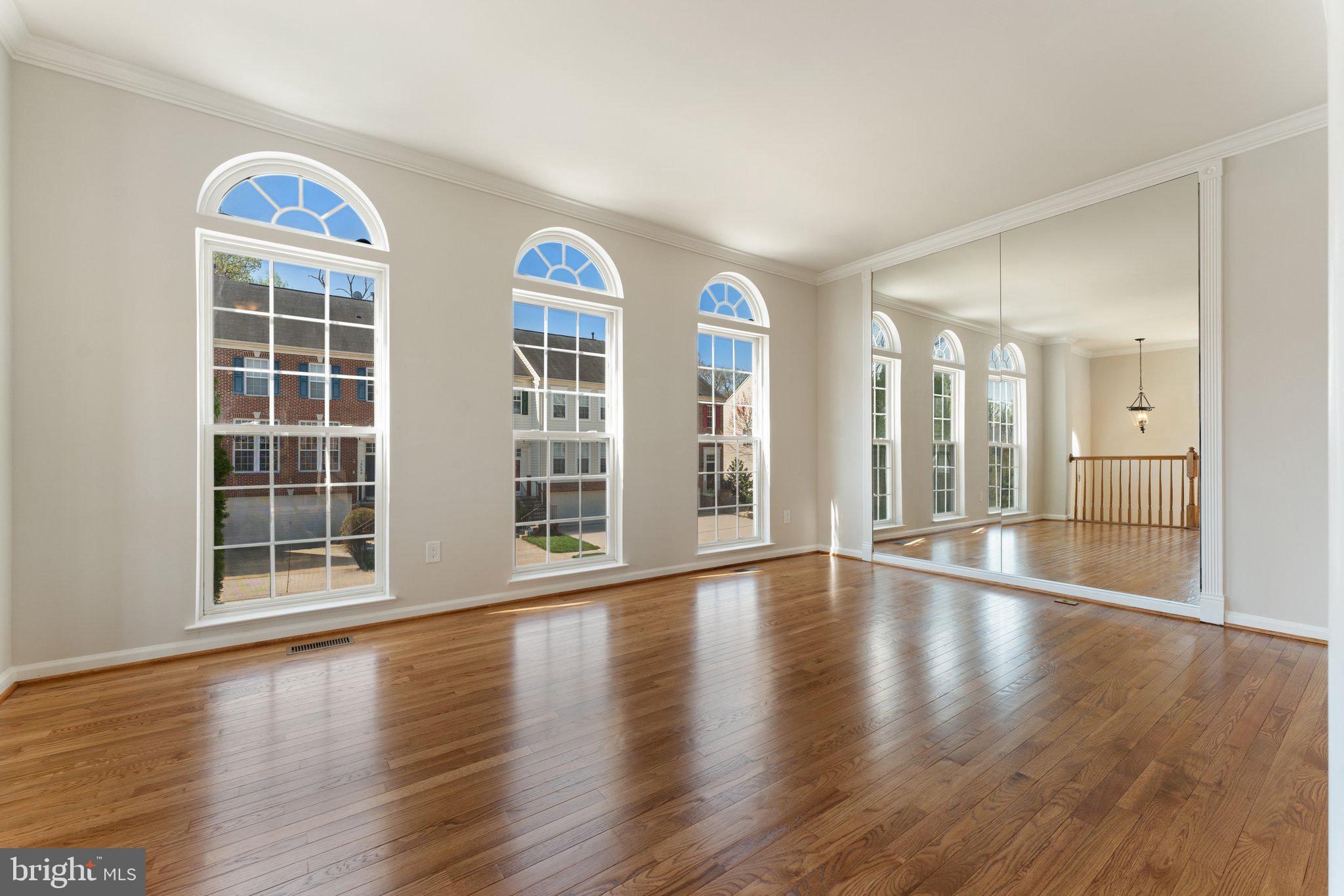 RIVERSIDE STATION - Residential