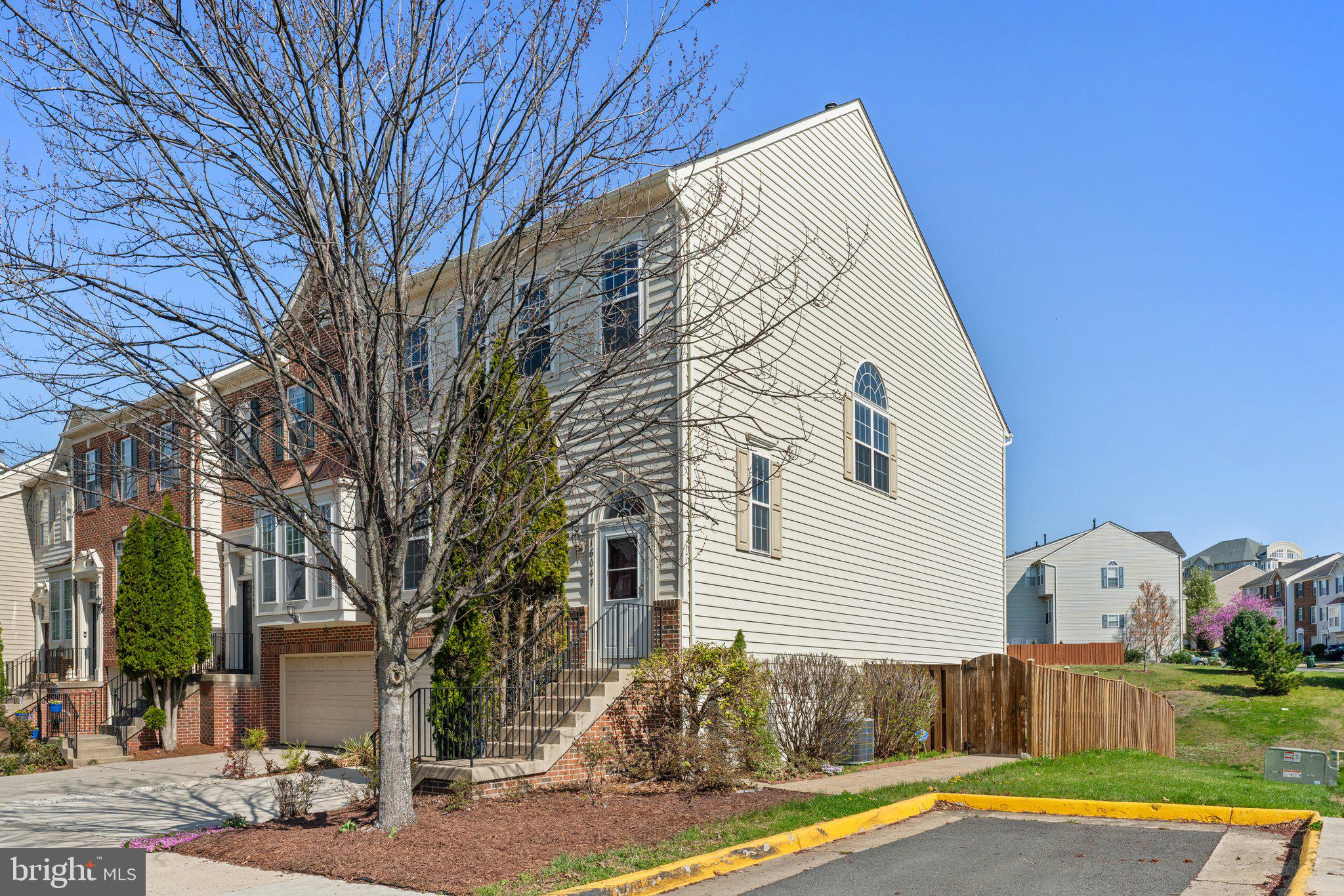 RIVERSIDE STATION - Residential