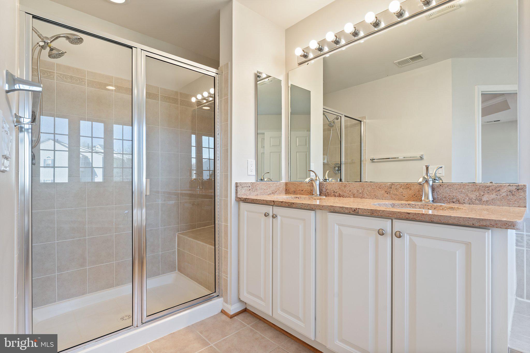 RIVERSIDE STATION - Residential