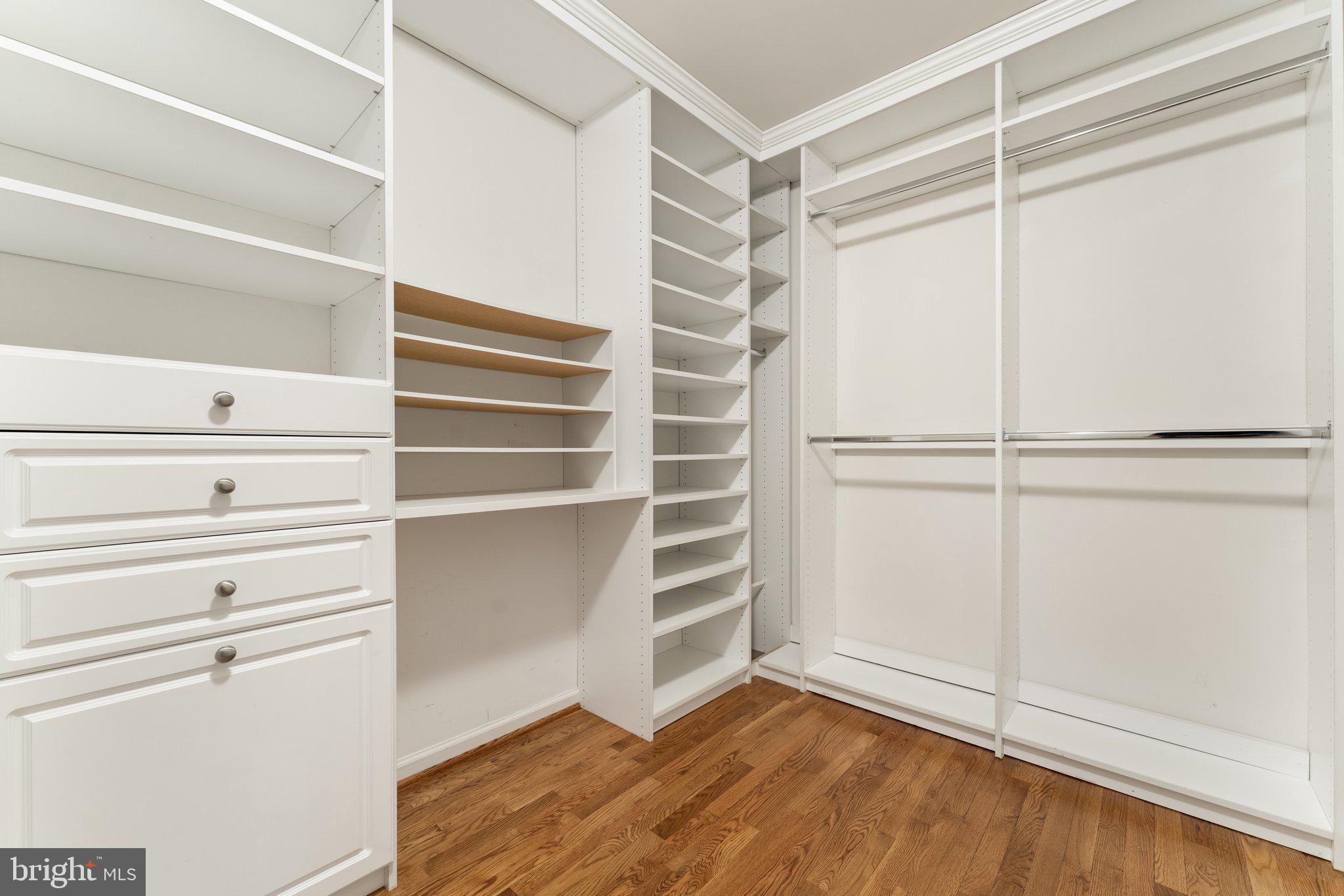 RIVERSIDE STATION - Residential