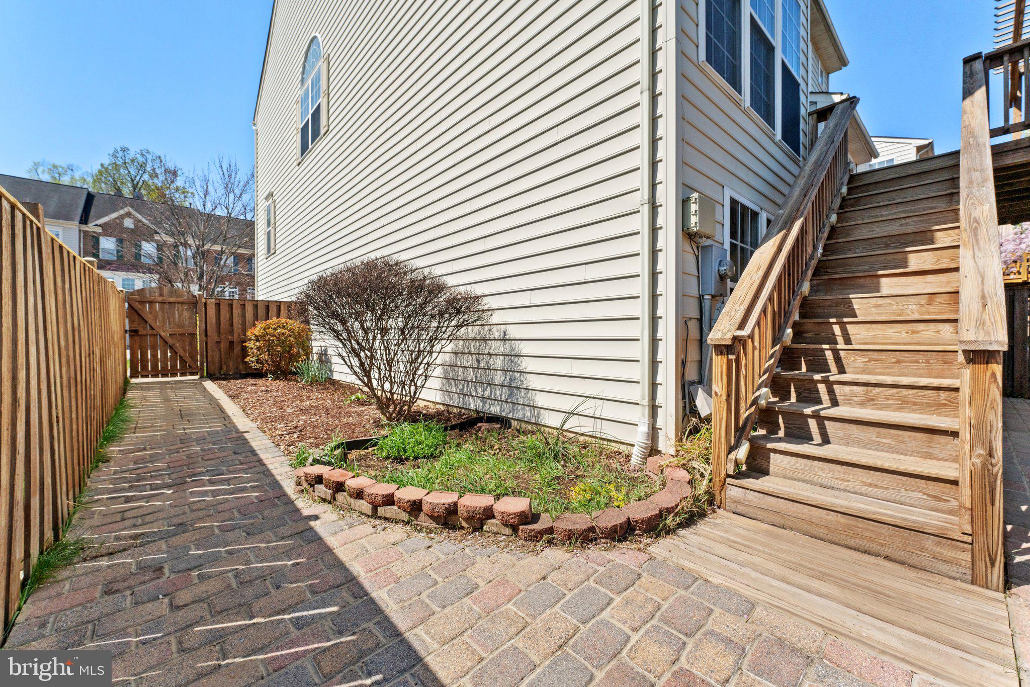 RIVERSIDE STATION - Residential