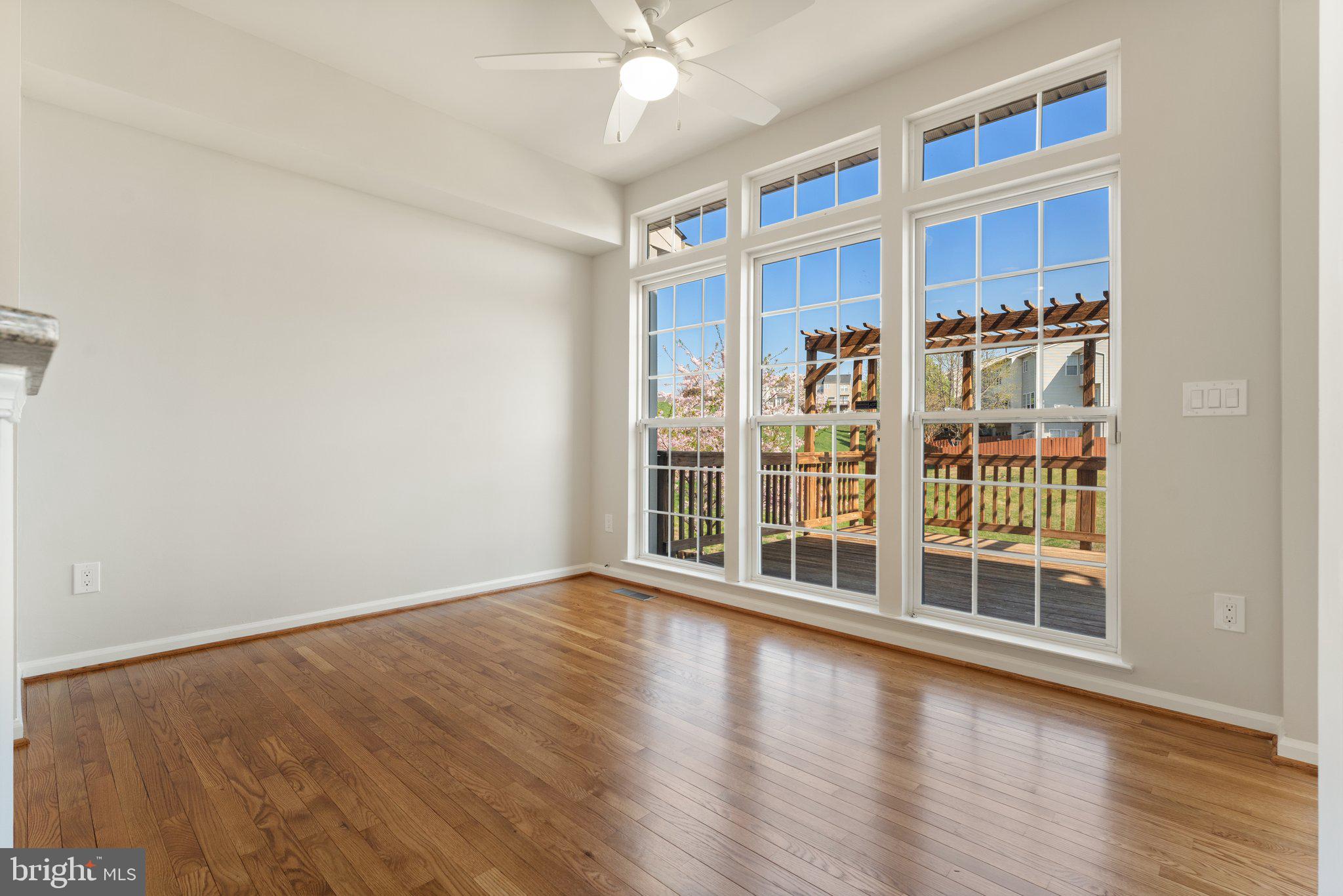 RIVERSIDE STATION - Residential