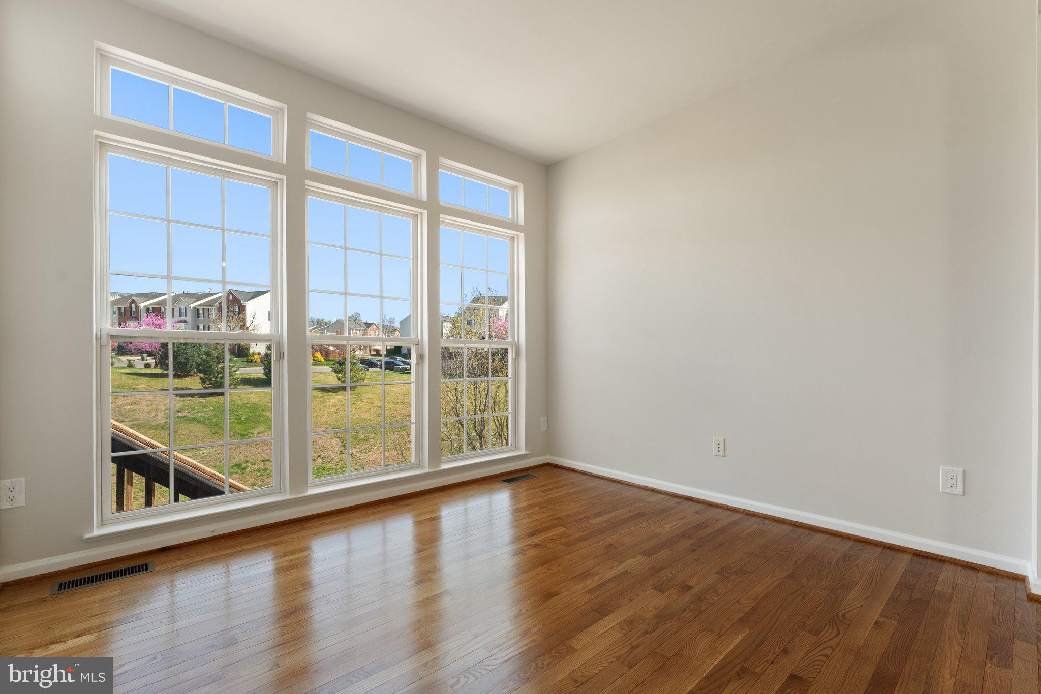 RIVERSIDE STATION - Residential