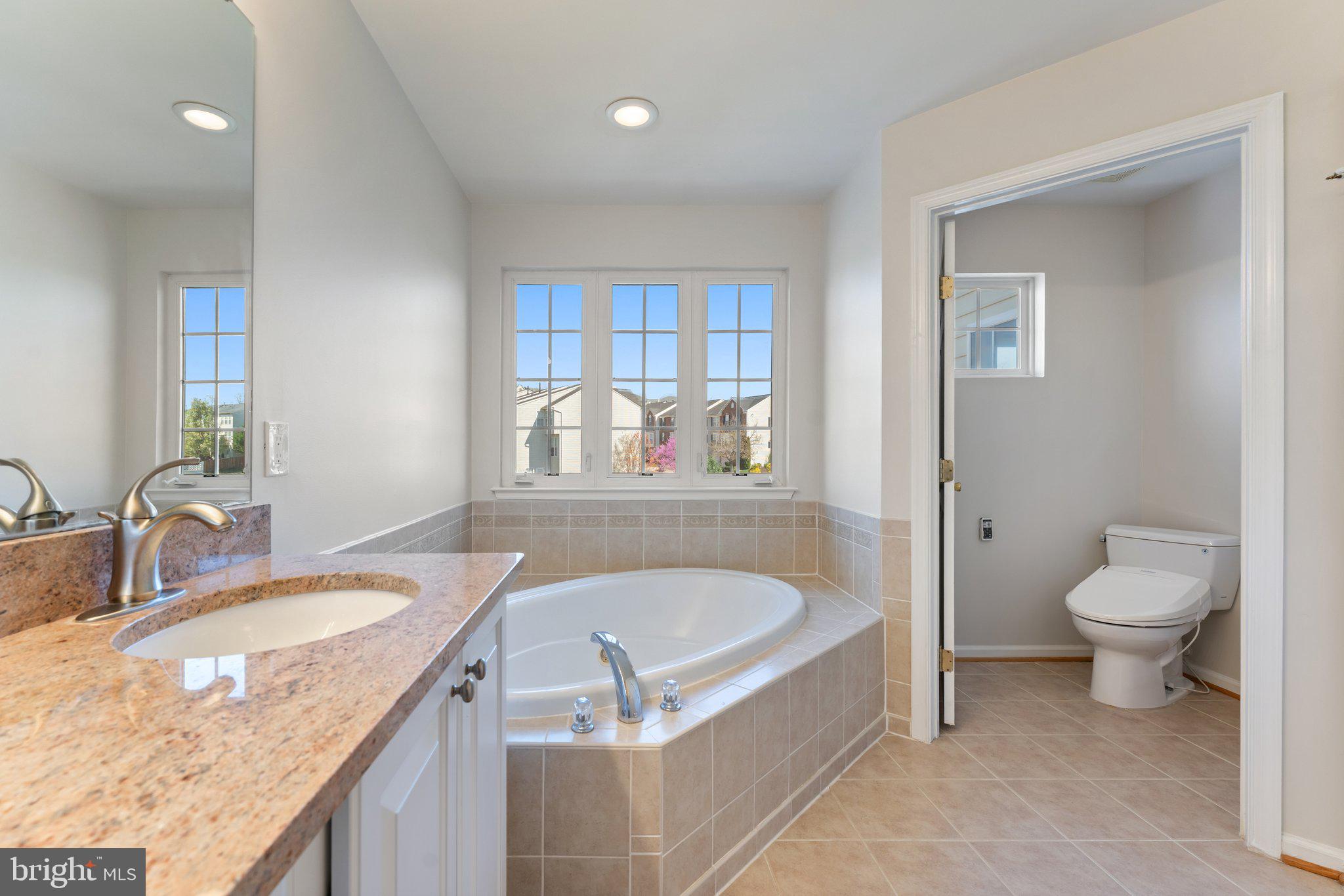 RIVERSIDE STATION - Residential