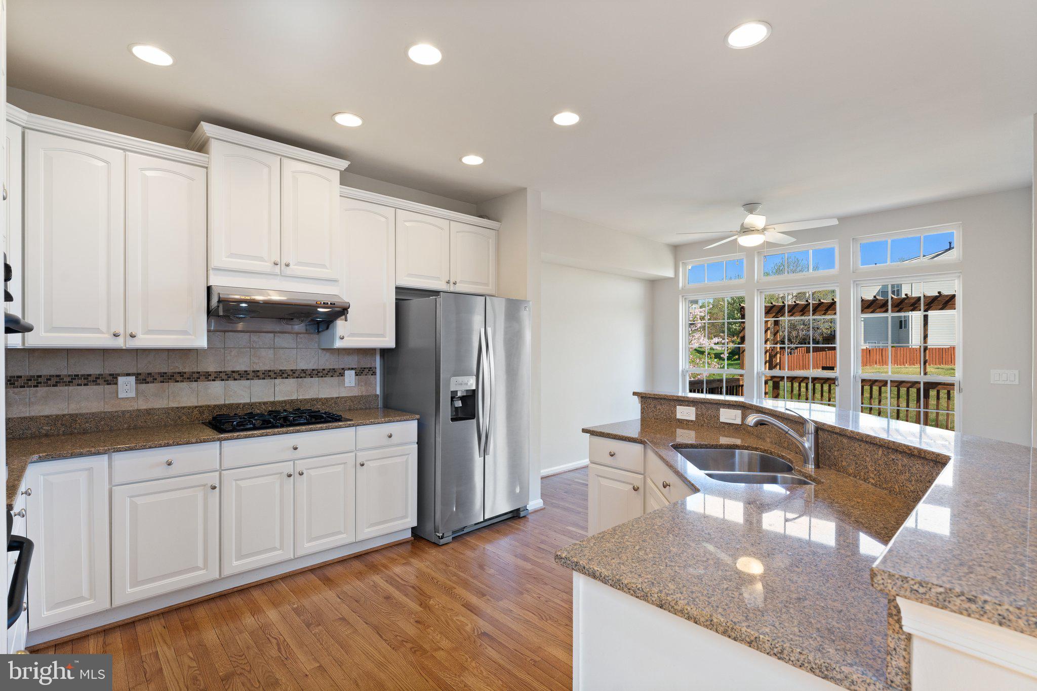 RIVERSIDE STATION - Residential