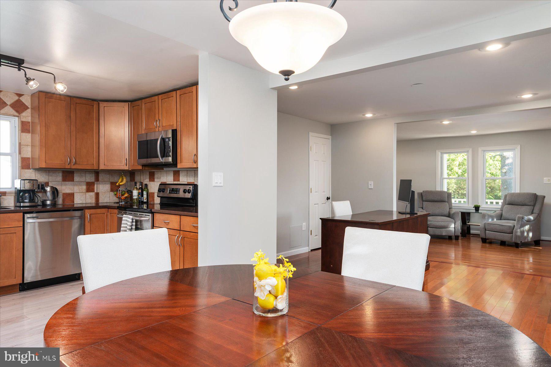 HOLLYWOOD PARK - Residential