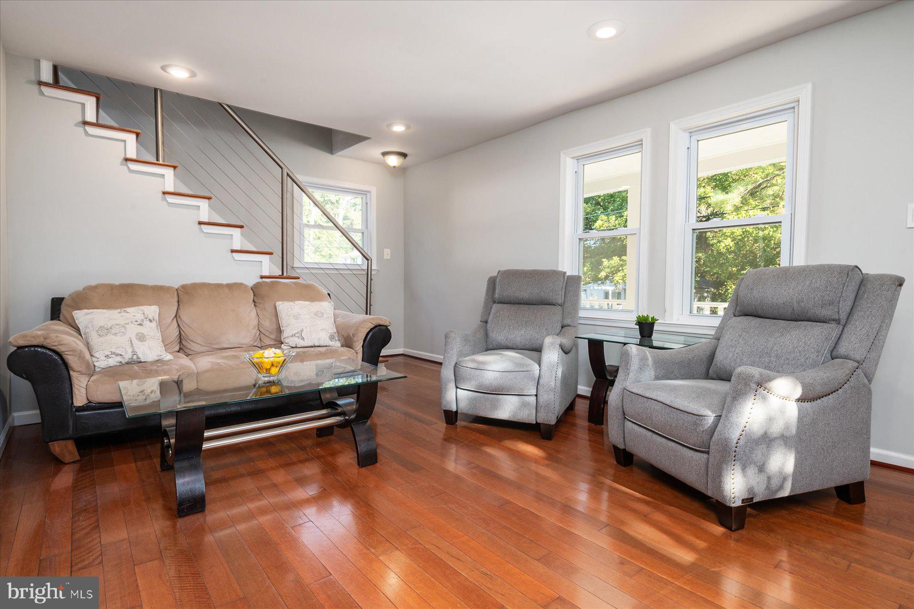 HOLLYWOOD PARK - Residential