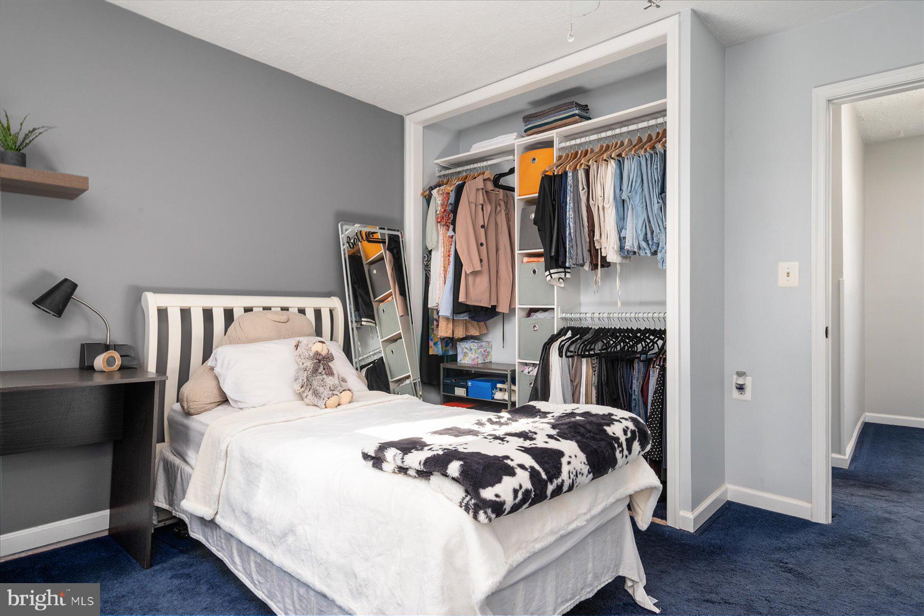 HOLLYWOOD PARK - Residential