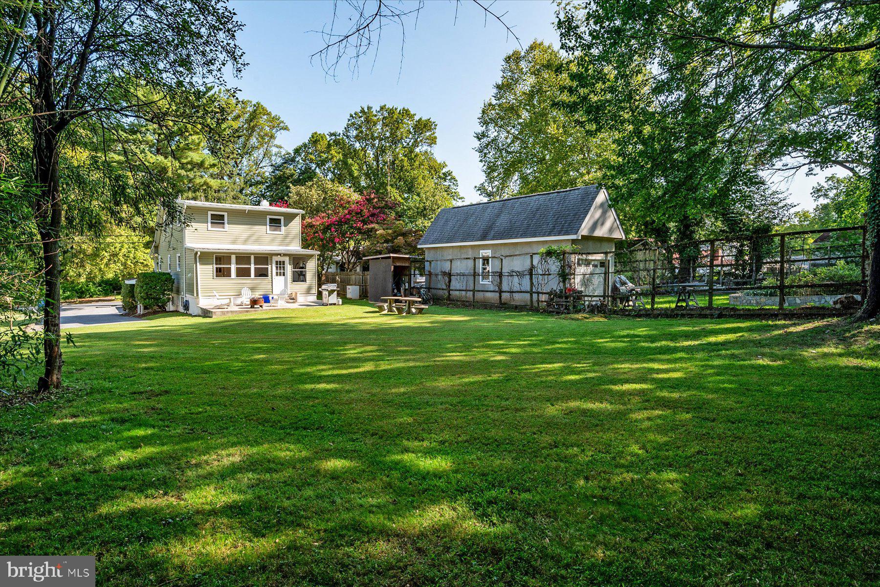 HOLLYWOOD PARK - Residential