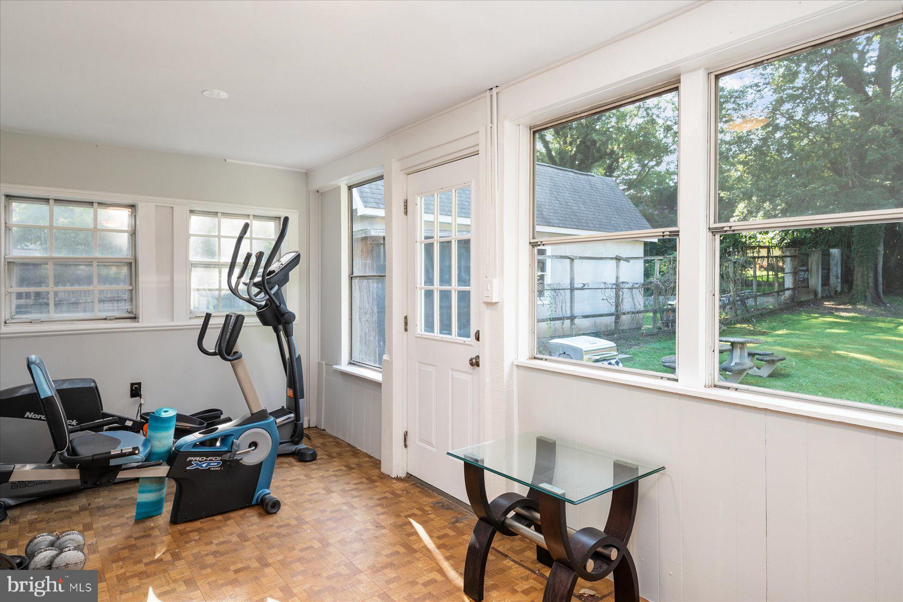 HOLLYWOOD PARK - Residential