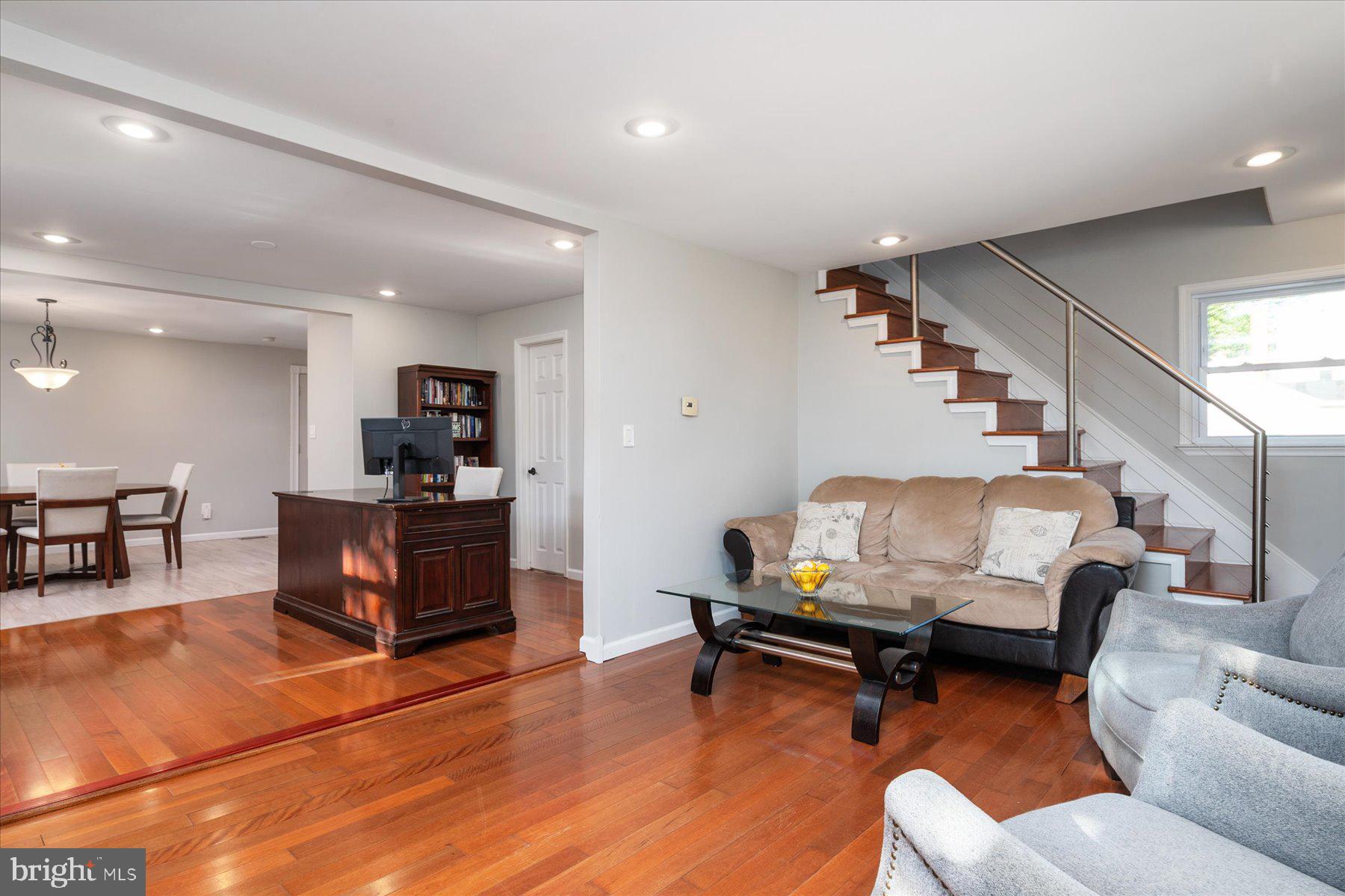 HOLLYWOOD PARK - Residential