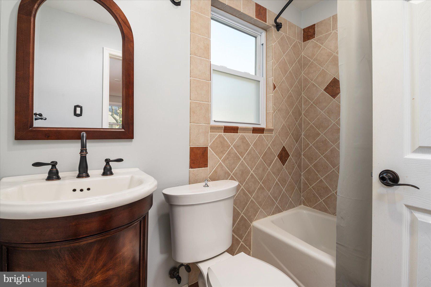 HOLLYWOOD PARK - Residential