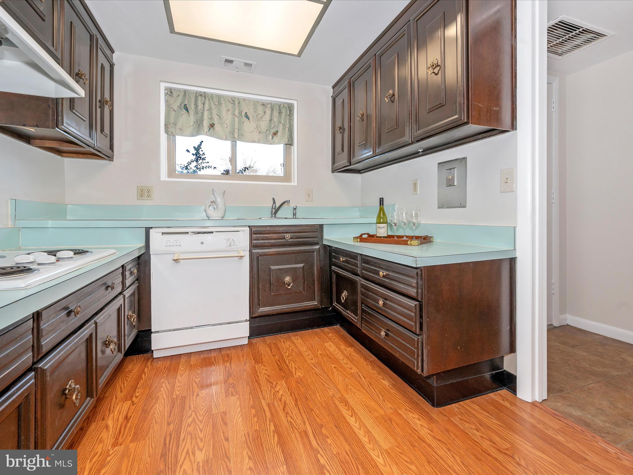 LEISURE WORLD - Residential