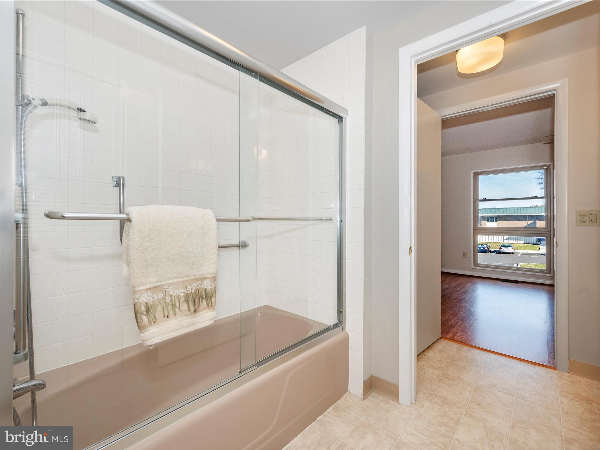 LEISURE WORLD - Residential