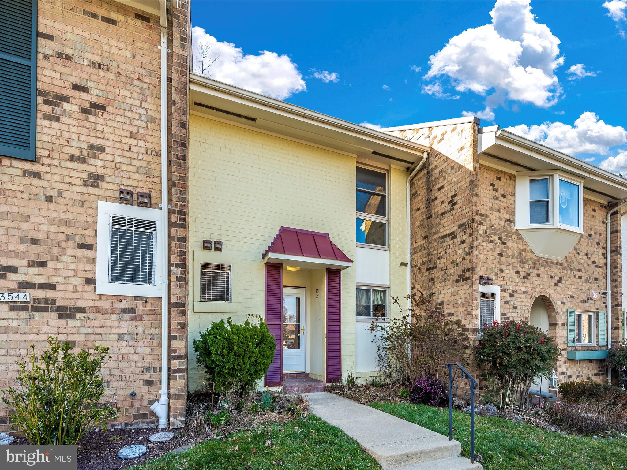 LEISURE WORLD - Residential