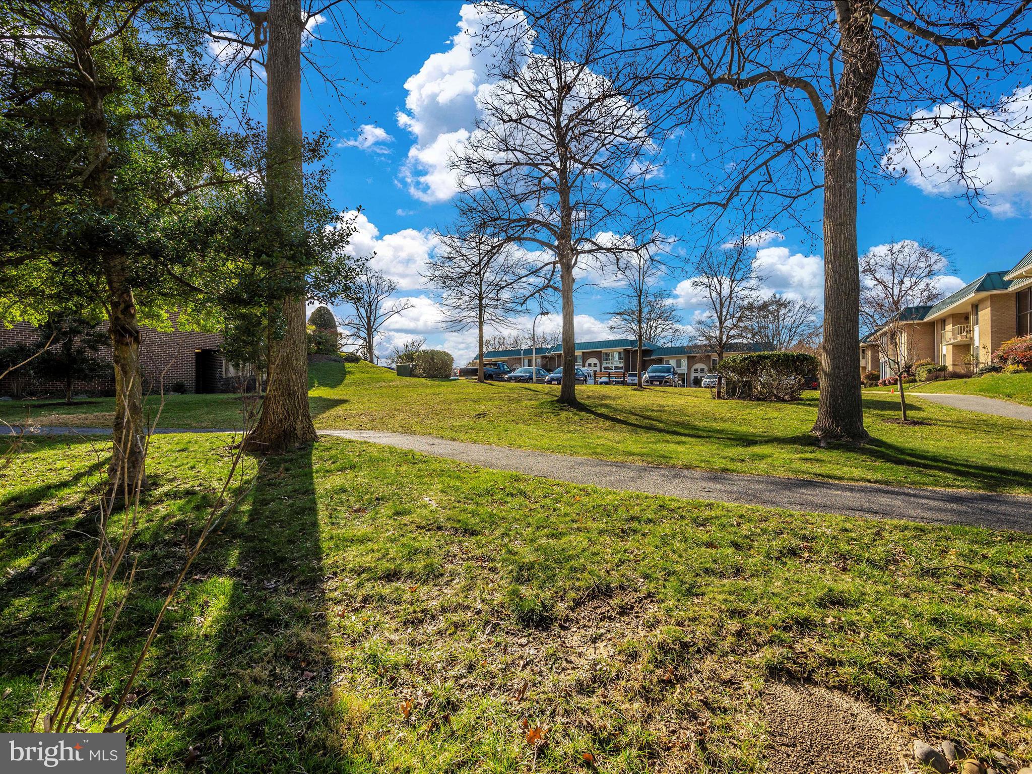 LEISURE WORLD - Residential