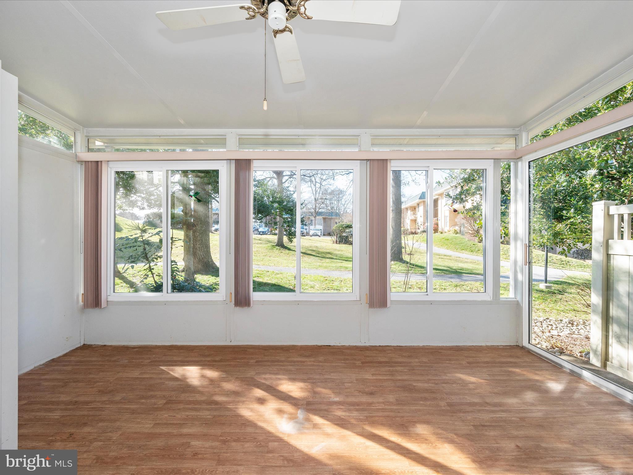 LEISURE WORLD - Residential