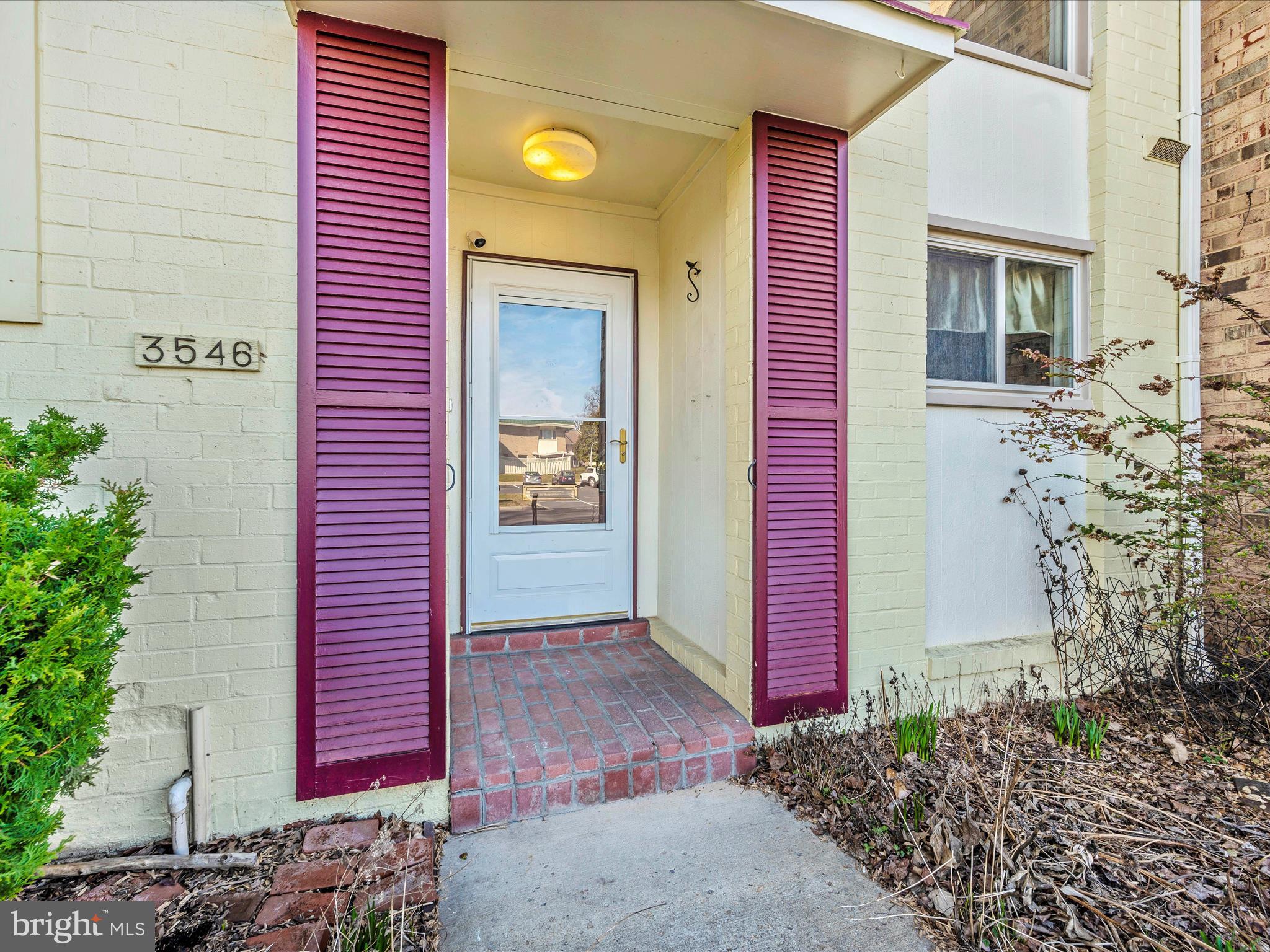 LEISURE WORLD - Residential