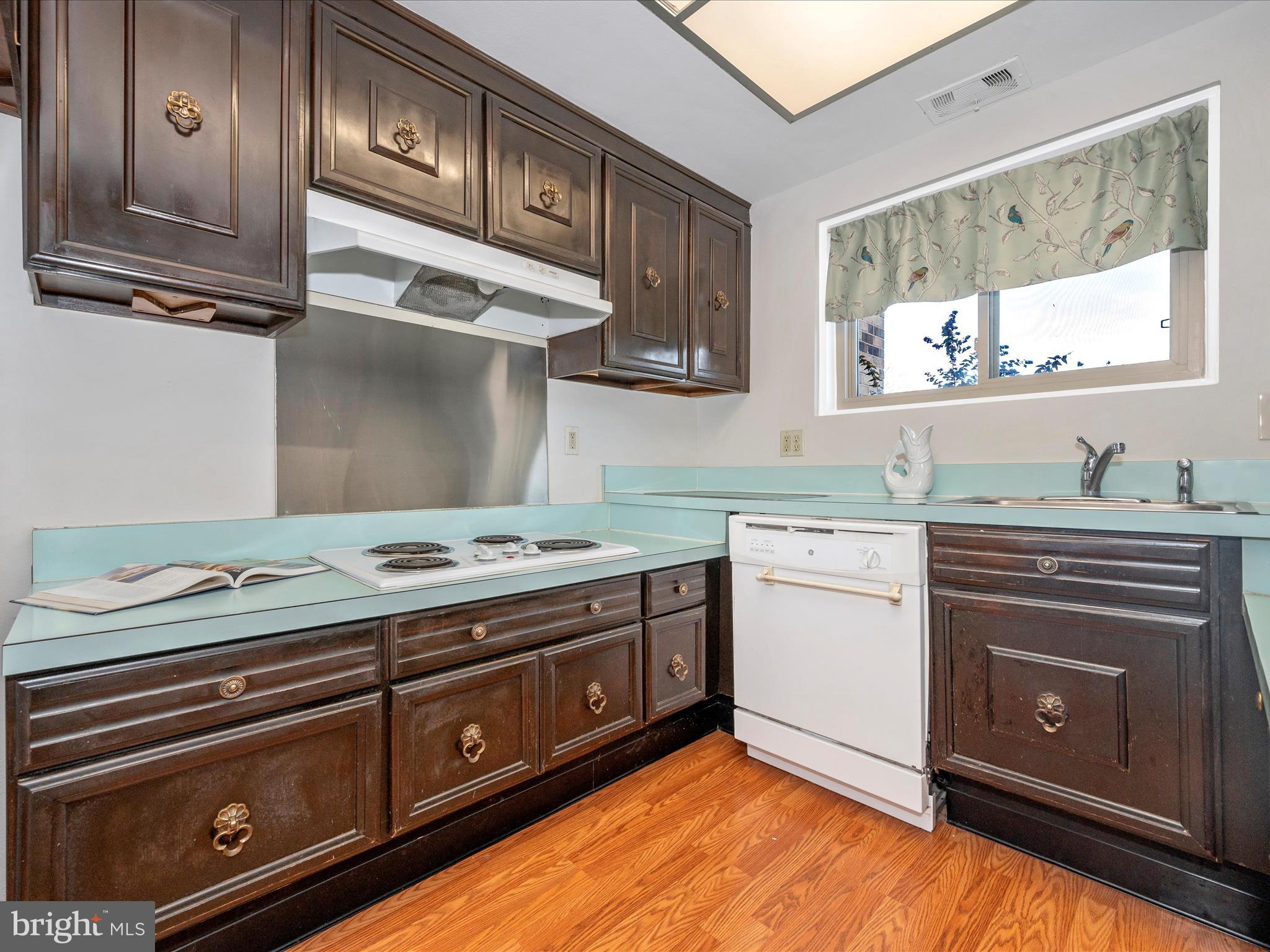 LEISURE WORLD - Residential