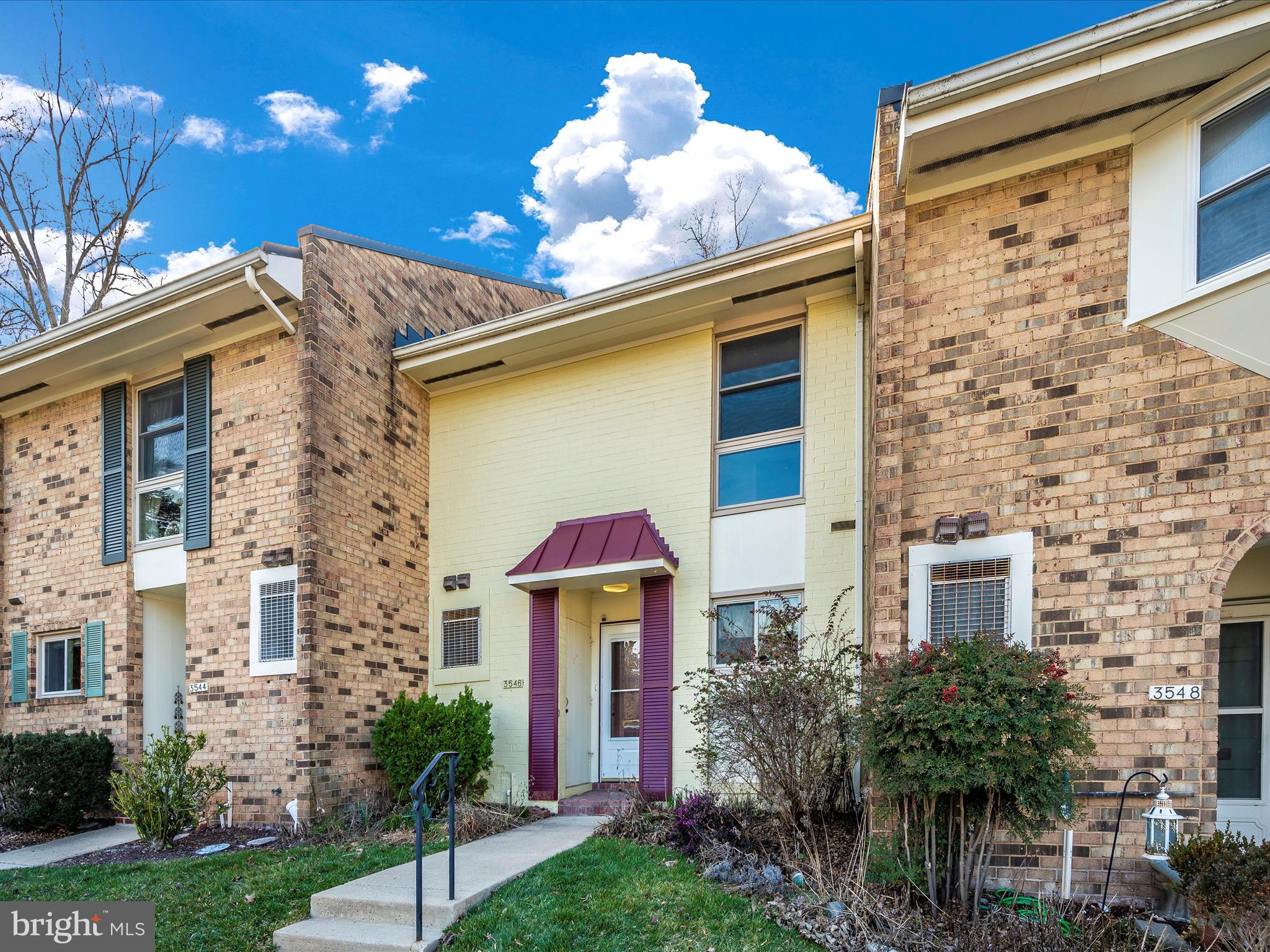 LEISURE WORLD - Residential