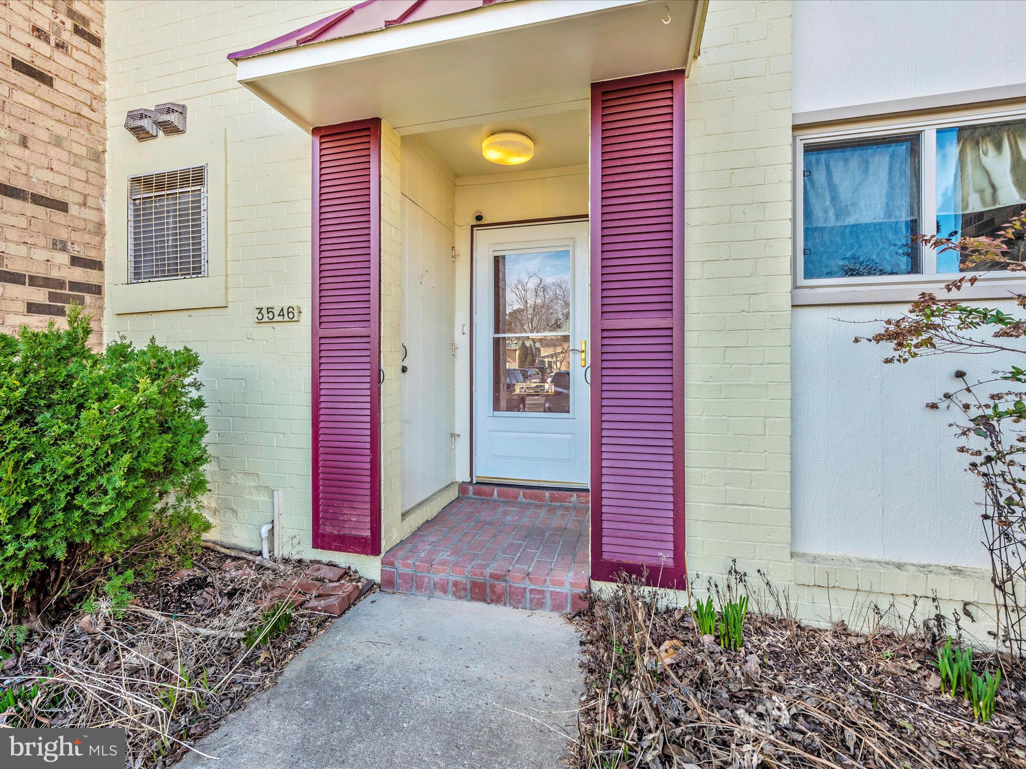 LEISURE WORLD - Residential