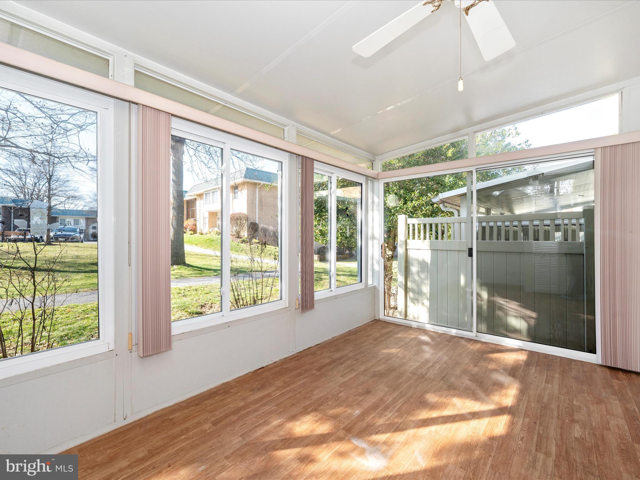 LEISURE WORLD - Residential