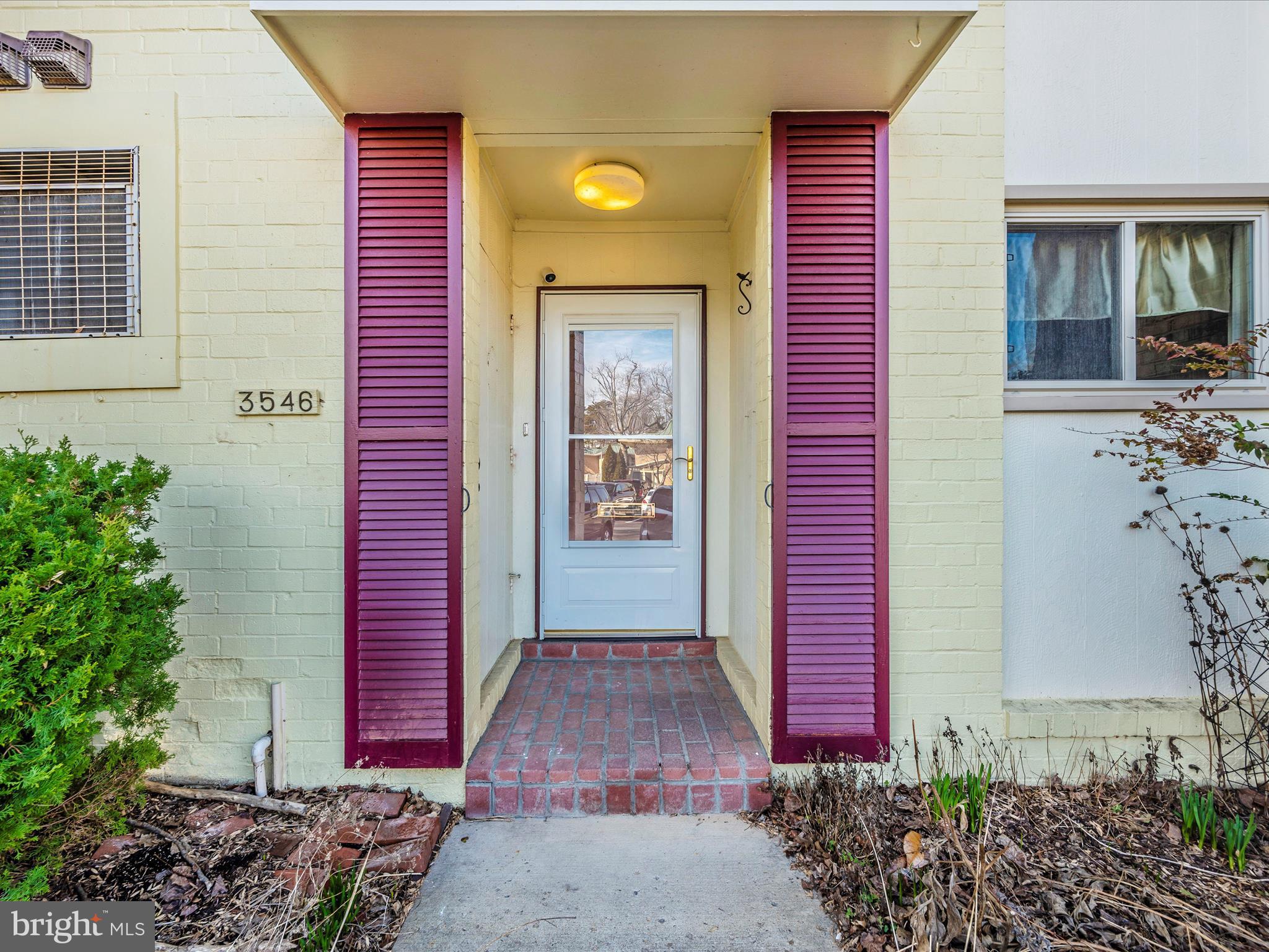 LEISURE WORLD - Residential