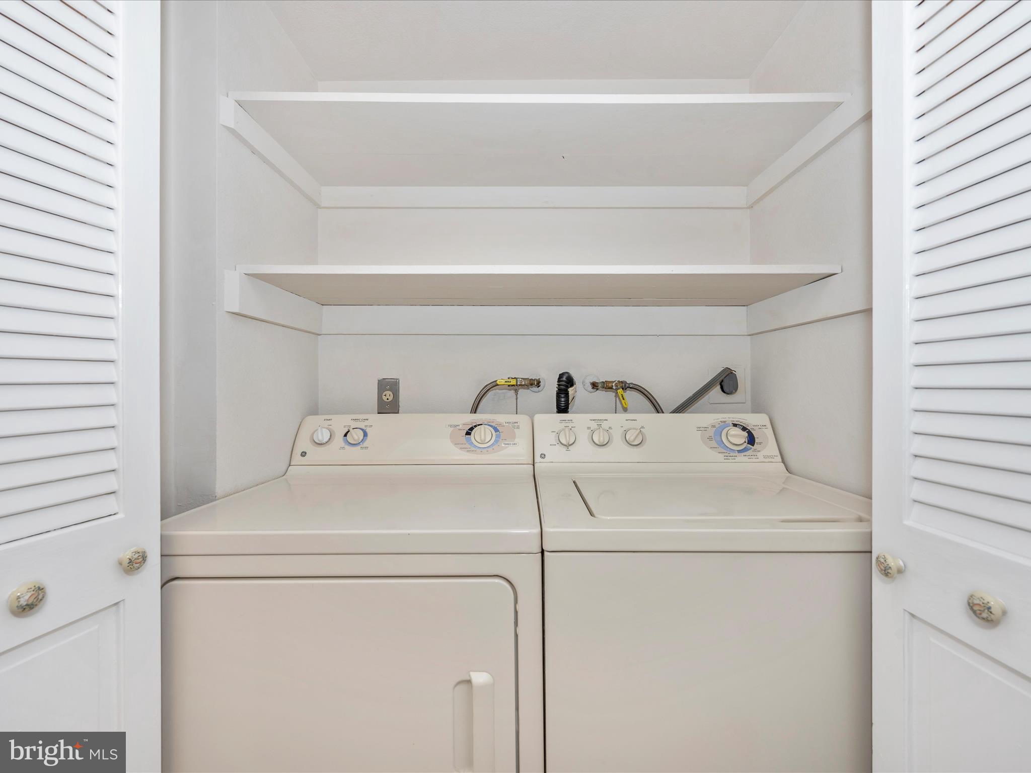 LEISURE WORLD - Residential