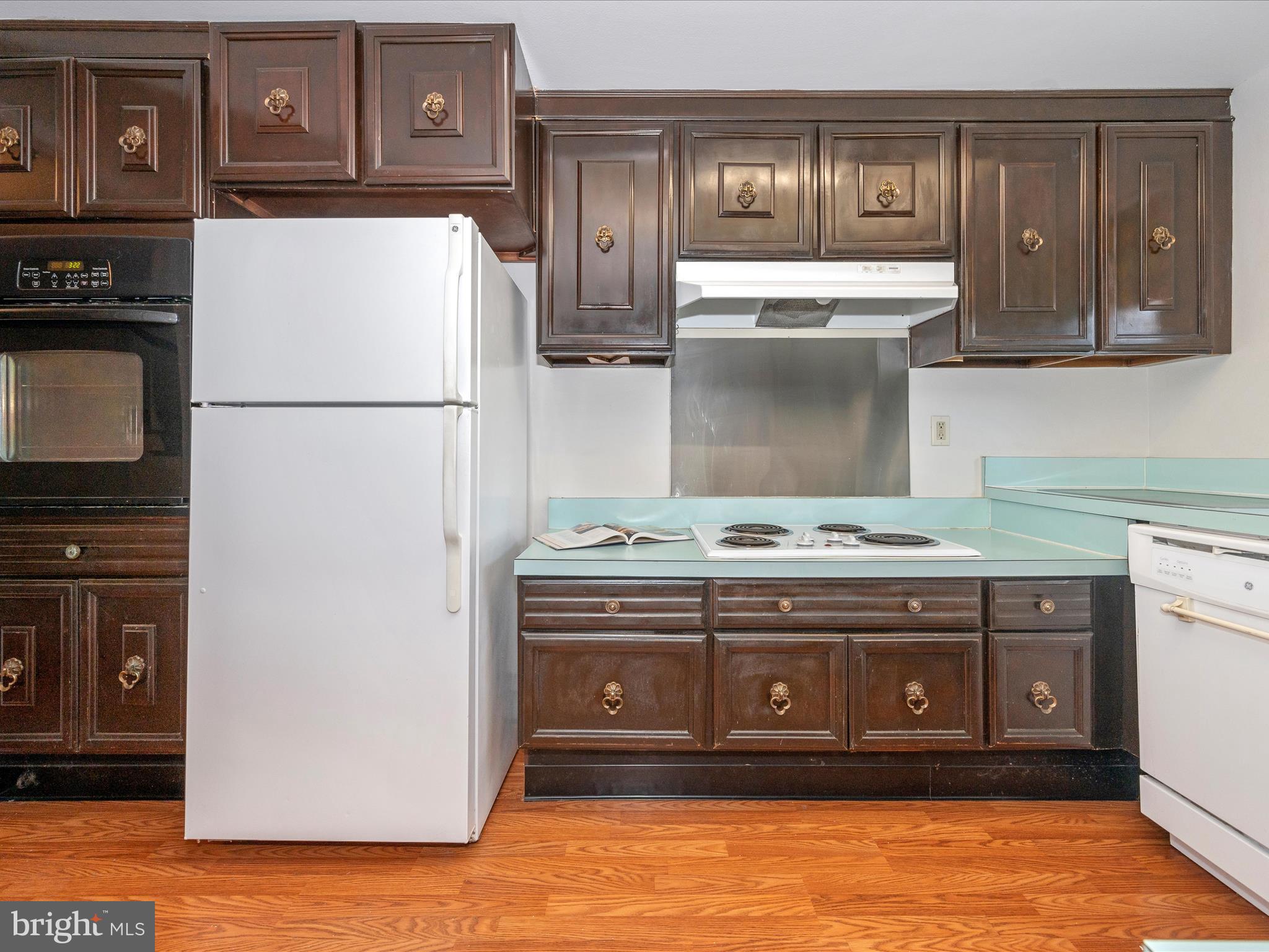 LEISURE WORLD - Residential