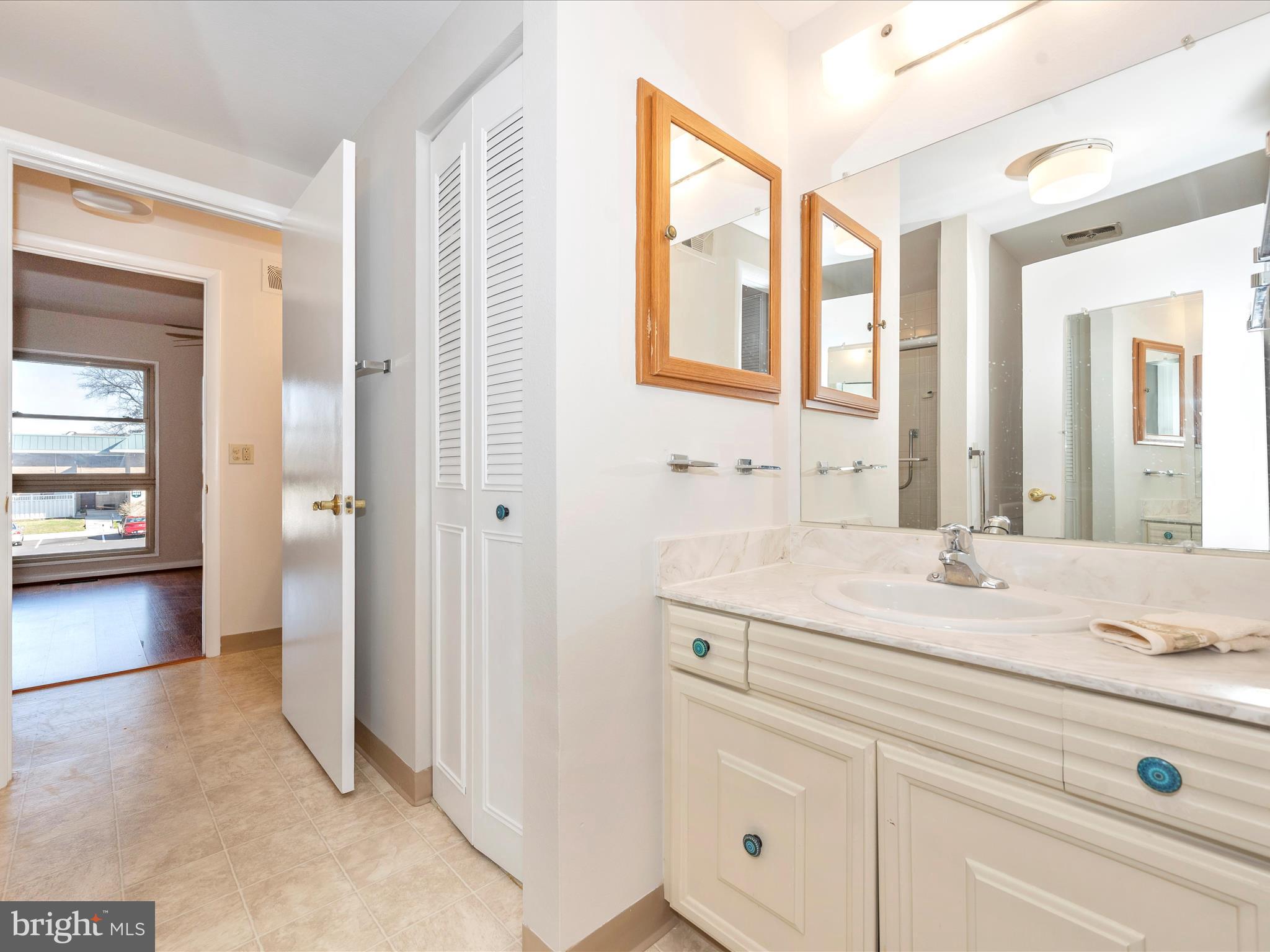 LEISURE WORLD - Residential