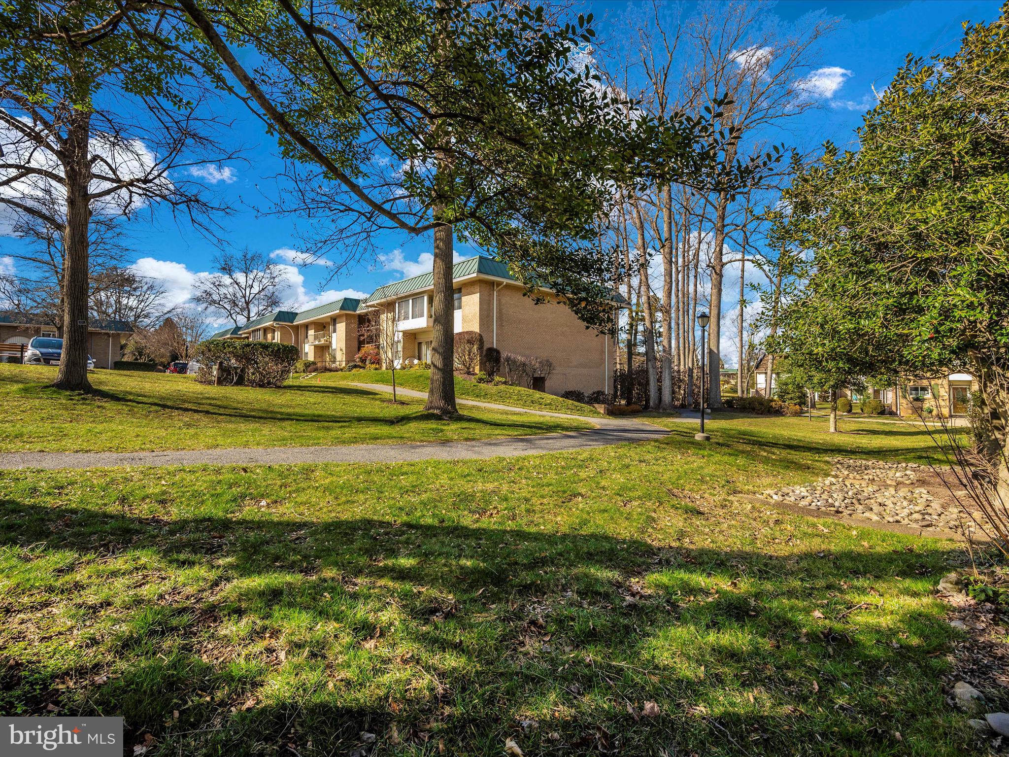 LEISURE WORLD - Residential